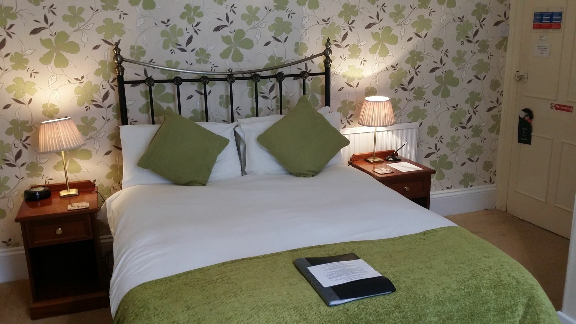 The Earlsdale Bed And Breakfast Ilfracombe Esterno foto