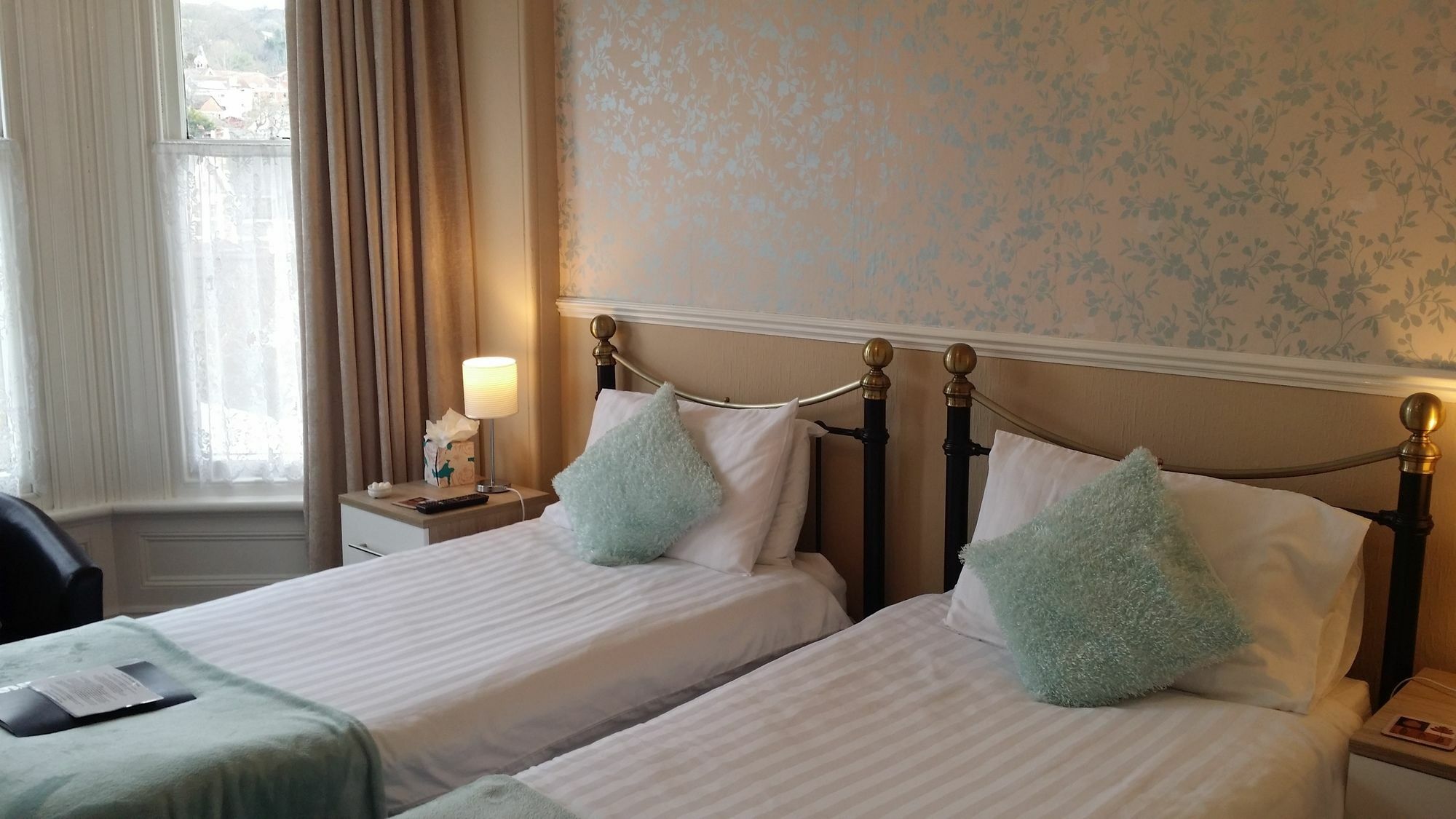 The Earlsdale Bed And Breakfast Ilfracombe Esterno foto